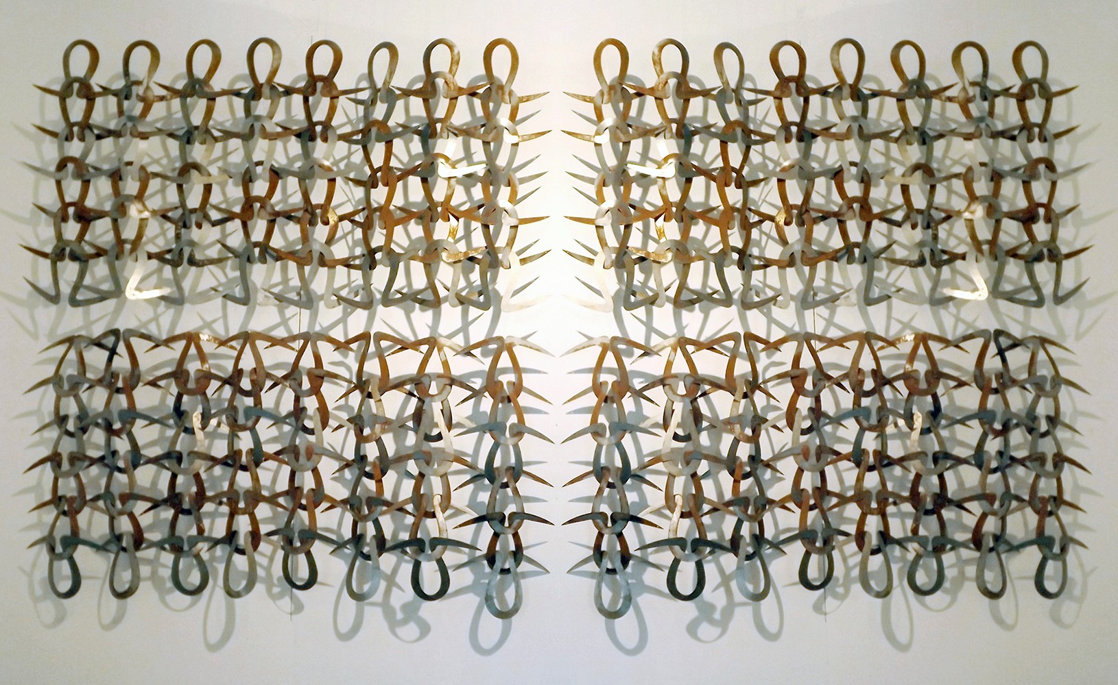 МОДУЛАТОР, 190 × 300 × 20 cm, метал International triennial of Tapestry, Централни музеј текстила, Лођ, Пољска, 2016.